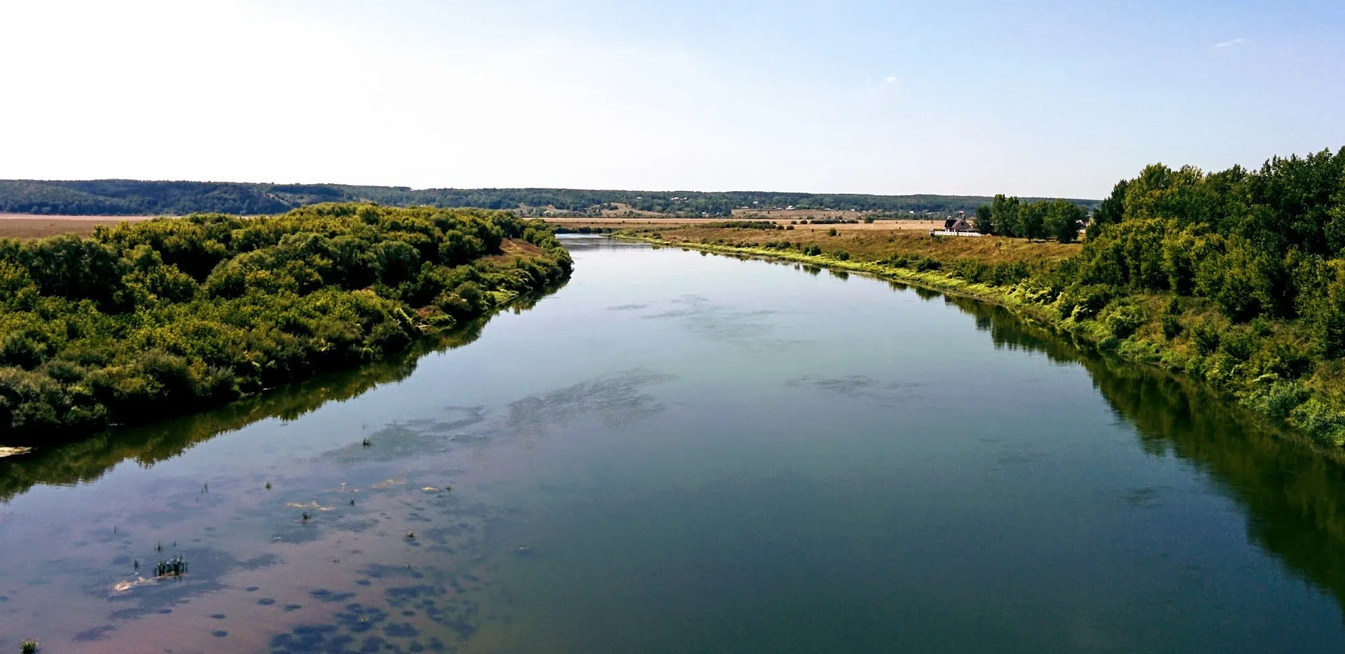 Река